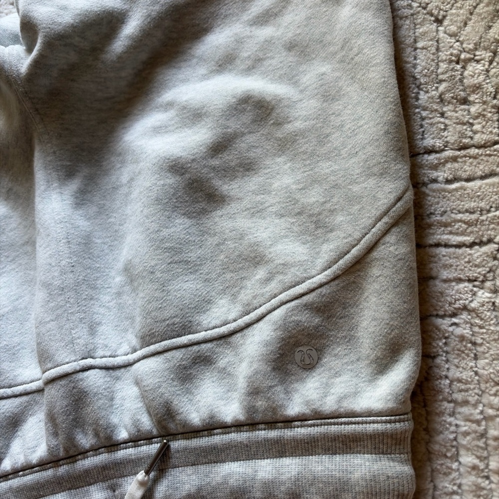Lululemon Light Gray Schuba short (Logo Visible)